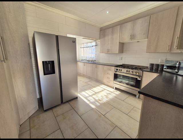 3 BEDROOM HOUSE FOR SALE IN VANDERBIJLPARK SE 1